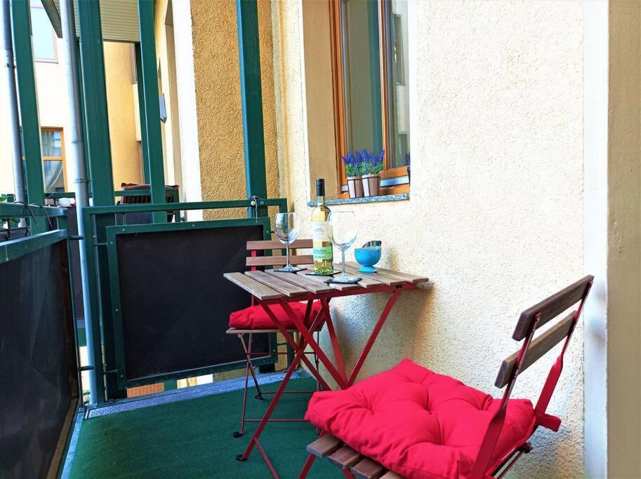 Modernes Apartment Mit Balkon Magdeburg Dış mekan fotoğraf